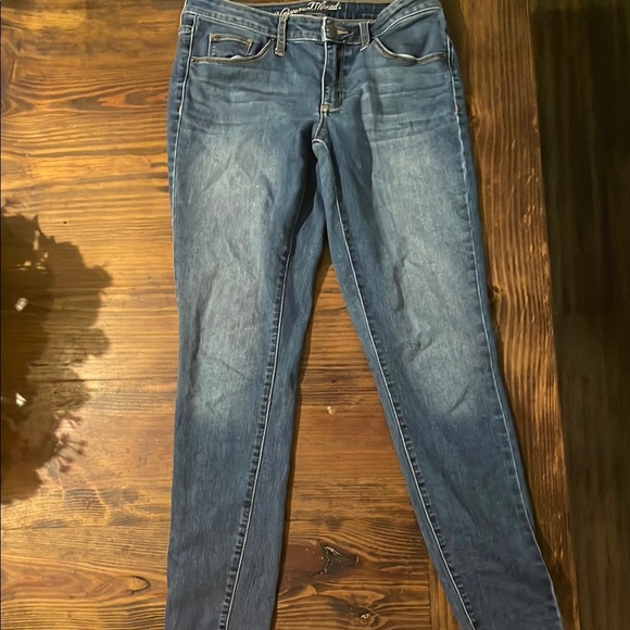 Universal Thread Women’s Jeans - Picture 1 of 3